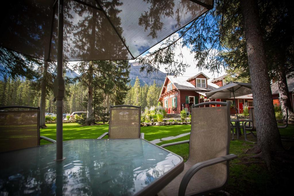 Paradise Lodge And Bungalows Lago Louise Exterior foto